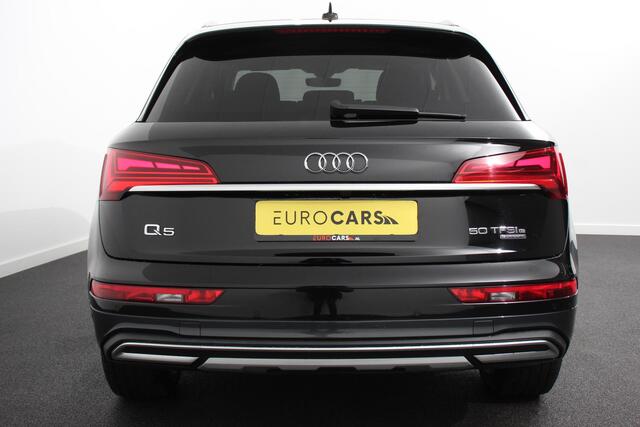 Audi Q5 50 TFSI e quattro PHEV Prestige | Navigatie | Apple Carplay/Android Auto | Adaptive Cruise Control | Parkeersensoren | Camera | Lane Assist | Elektrische achterklep | Matrix | LED koplampen | Dynamische knipperlichten | Inklapbare trekhaak | Virtual Cockp