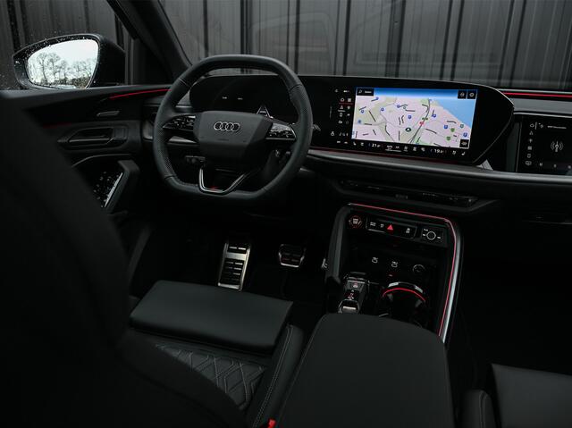 Audi Q5 2.0 TFSI e-hybrid quattro S edition Competition · S Seats · Panoramadak · Luchtvering · B&O Sound · Head-Up · Keyless · Ambiance interieur · Carbon inleg · Trekhaak · Adaptive Cruise · Passagiers display · Stoel ventilatie