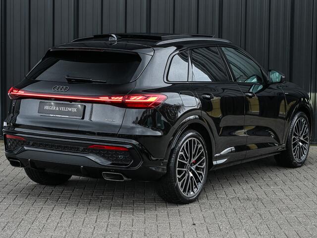 Audi Q5 2.0 TFSI e-hybrid quattro S edition Competition · S Seats · Panoramadak · Luchtvering · B&O Sound · Head-Up · Keyless · Ambiance interieur · Carbon inleg · Trekhaak · Adaptive Cruise · Passagiers display · Stoel ventilatie