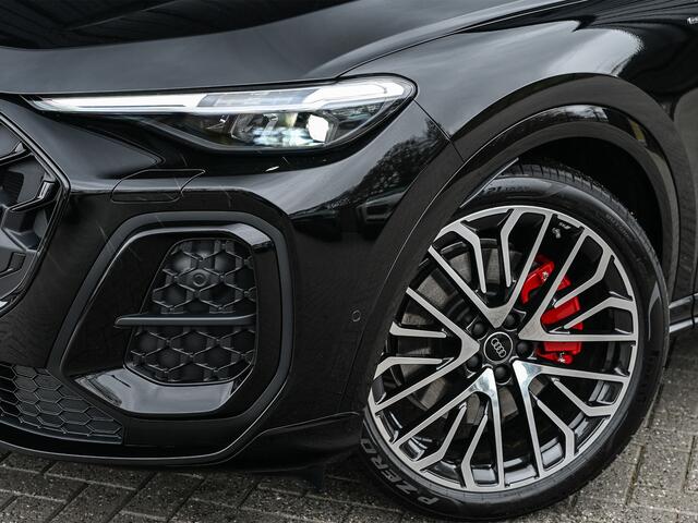 Audi Q5 2.0 TFSI e-hybrid quattro S edition Competition · S Seats · Panoramadak · Luchtvering · B&O Sound · Head-Up · Keyless · Ambiance interieur · Carbon inleg · Trekhaak · Adaptive Cruise · Passagiers display · Stoel ventilatie