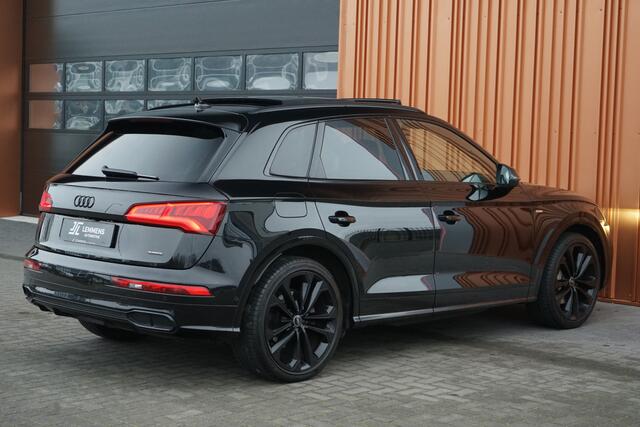 Audi Q5 55 TFSI e Competition 367PK Quattro Panodak S-Stoelen Luchtv. Trekhaak Head up B&O VOL!