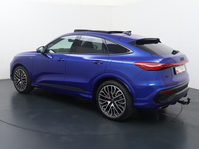 Audi Q5 Sportback S edition Competition e-hybrid 367 PK | Passagiersidsplay | Audi Sport velgen 21" | Panoramadak | Trekhaak | Ambient Lighting