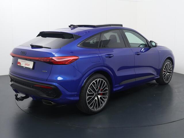 Audi Q5 Sportback S edition Competition e-hybrid 367 PK | Passagiersidsplay | Audi Sport velgen 21" | Panoramadak | Trekhaak | Ambient Lighting