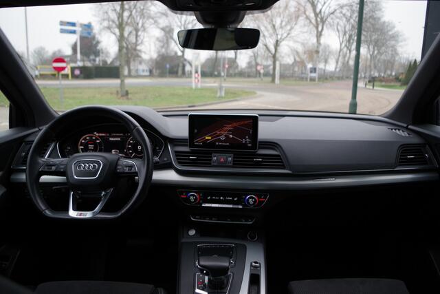 Audi Q5 55 TFSI e 367 PK Quattro Competition S-Line PHEV, Luchtvering, Panoramadak, Camera