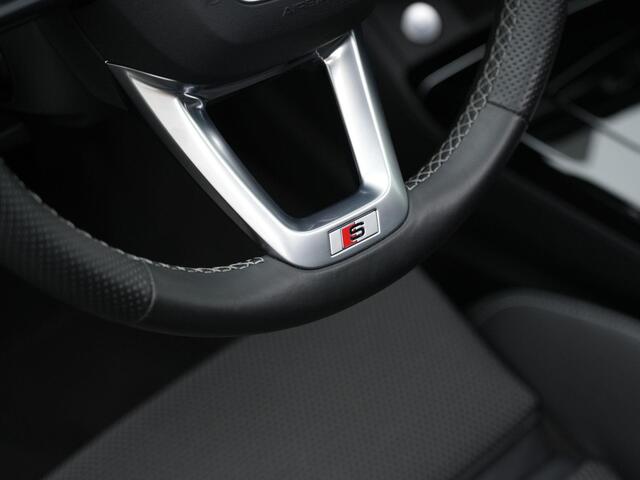 Audi Q5 55 TFSI e 367 pk S-tronic quattro Competition / S-Line | Panoramadak | Trekhaak | Achteruitrijcamera | Stoelverwarming