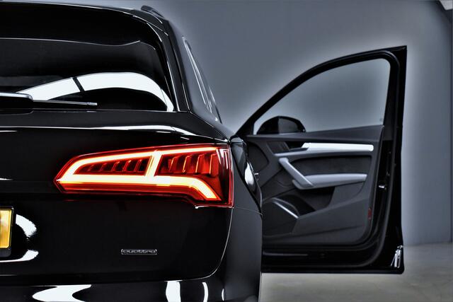 Audi Q5 50 TFSI e 299pk Quattro S-Line Carplay/Camera/Trekhaak/Keyless/Alcantara/Leer/Lmv19"