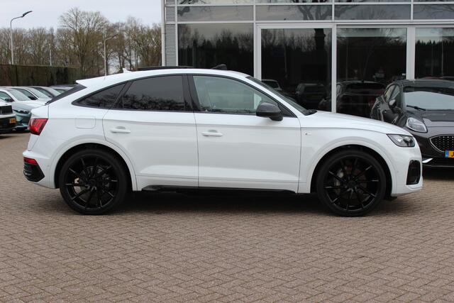 Audi Q5 Sportback 55 TFSI e S edition Competition / Trekhaak / Panoramadak / 360Camera / Head-up / Luchtvering / 21'' Vossen / Keyless / B&O / Elektr. stoelen / Stoelverwarming / Dodehoek / DAB / ACC