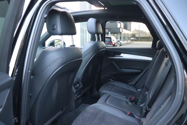 Audi Q5 55 TFSI e Quattro (2x) S-line Matrix Pano Trekhaak