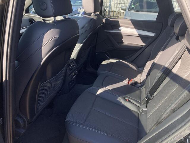 Audi Q5 50TFSIe/299PK S edition · Panoramadak · Camera + parkeersensoren · Head Up Display · Apple/Android Car Play ·