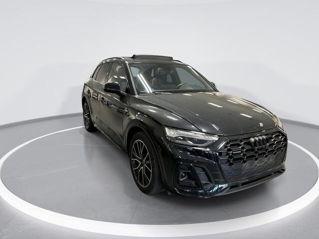 Audi Q5 55 TFSIe 367pk S-tronic S edition Competition · Panoramadak · Camera · Luchtvering · Elek. Achterklep · Keyless · Apple/Android Car Play · 20'' Inch ·