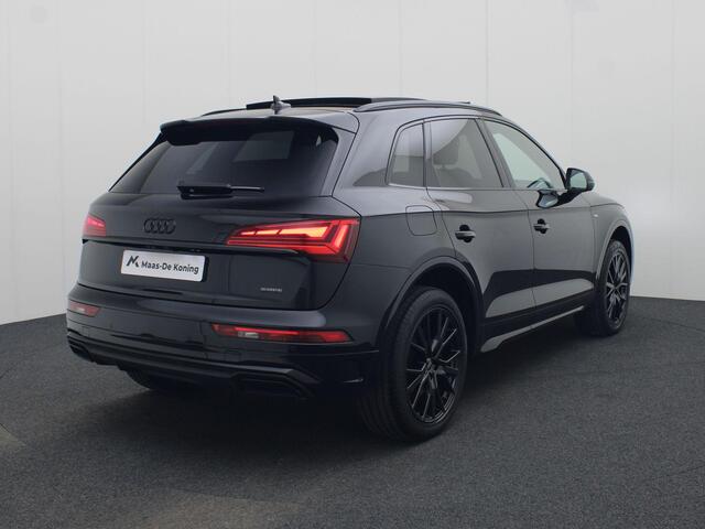Audi Q5 50TFSIe 220kW/299PK S Line · Panoramadak · Camera + Parkeersensoren · Apple/Android Car Play
