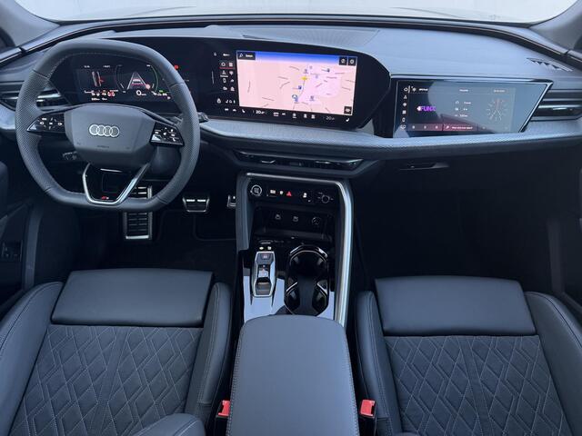 Audi Q5 Sportback 2.0 TFSI e-hybrid quattro S edition Competition / 367 Pk / Nieuw / MY 26 / Fabrieksgarantie t/m 02-2030 & 100.000km / Adaptieve Cruise / Dodehoek / Lederen Bekleding S & Alcantara / Elektr. Stoelen / Elektr. Achterklep / Clima / Audi Sport wiel