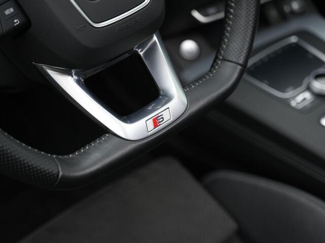 Audi Q5 55 TFSI e Quattro Competition / S-Line | Panoramadak | Trekhaak | Matrix LED | Leder/alcantara | Elektr. verstelbare stoelen