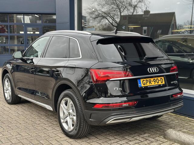 Audi Q5 50 TFSI e Advanced edition | Automaat | Wegklapbare Trekhaak | Stoelverwarming | Adaptive Cruise Control | Sfeerverlichting | Apple Carplay | Android Auto | Parkeer Camera | Elektrisch inklapbare spiegels | Elektrische achterklep |