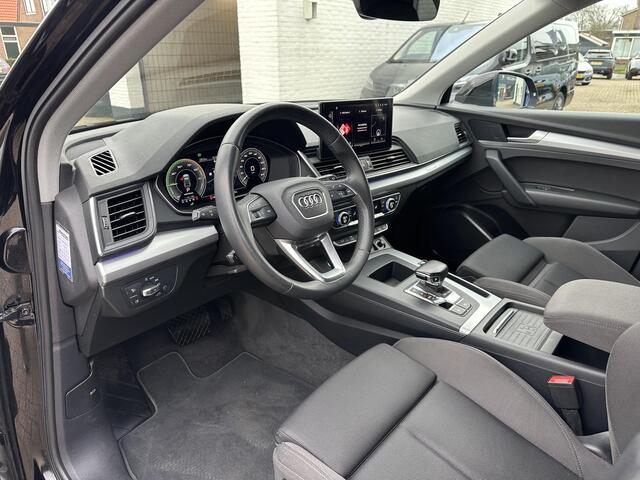 Audi Q5 50 TFSI e Advanced edition | Automaat | Wegklapbare Trekhaak | Stoelverwarming | Adaptive Cruise Control | Sfeerverlichting | Apple Carplay | Android Auto | Parkeer Camera | Elektrisch inklapbare spiegels | Elektrische achterklep |