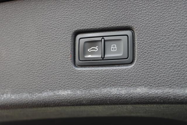 Audi Q5 Sportback 55 TFSI e S Edition Competition 367pk S-Tronic Trekhaak | B&O | Stoelverwarming | 360 Camera