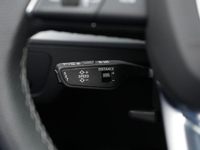 Audi Q5 50 TFSI e 299 pk S-Line | Panoramadak | Trekhaak | Leder/alcantara | Achteruitrijcamera | Stoelverwarming | Adaptive Cruise