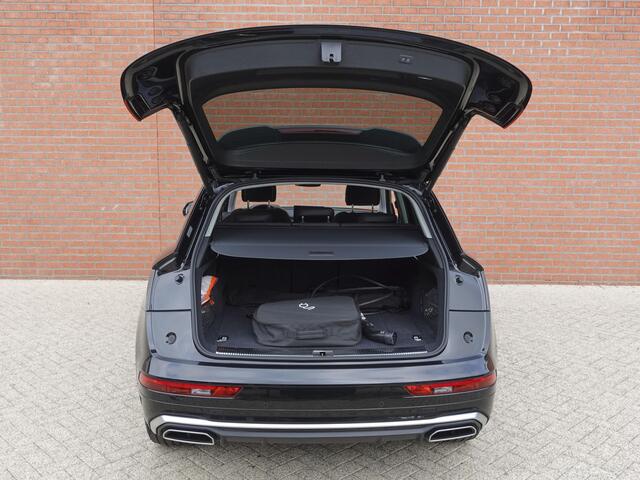 Audi Q5 50 TFSI e 300pk PHEV S-Line | DEMO ! | Navigatie Camera Parkeersensoren Head-up-display Stoelverwarming Ledverlichting Cruise Control Getinte ramen Climate Control