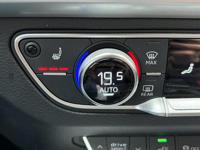 Audi Q5 50 TFSI e quattro S edition / Elektrisch wegklapbare trekhaak (1750 KG) / Achteruitrijcamera / Stoelverwarming / Navigatie / Adaptieve cruise control