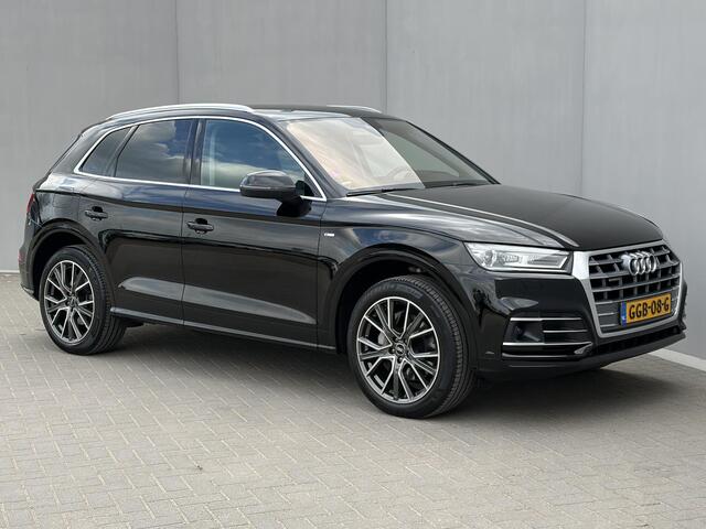 Audi Q5 50 TFSI e quattro S edition / Elektrisch wegklapbare trekhaak (1750 KG) / Achteruitrijcamera / Stoelverwarming / Navigatie / Adaptieve cruise control