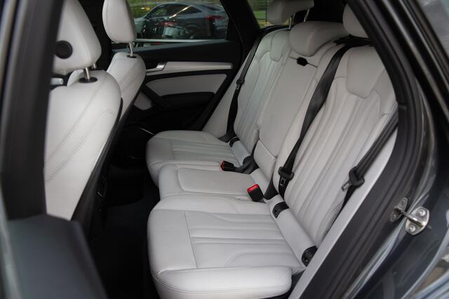 Audi Q5 55 TFSI e S edition , Panoramadak, Trekhaak, Carplay,