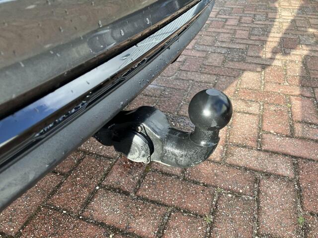 Audi Q5 50 TFSIe 220kW/299PK S Line · Panoramadak · Trekhaak · Camera · Adaptive Cruise Control · Apple/Android Car Play · Leder/Alcantara · Garantie t/m 07-06-2026