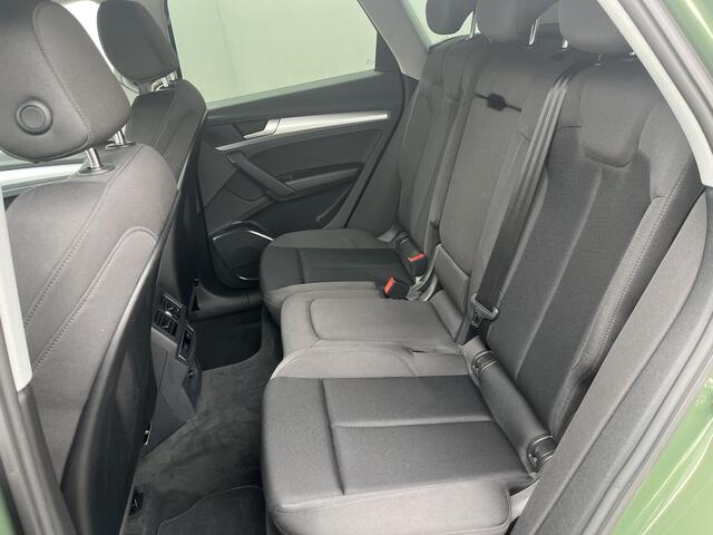 Audi Q5 55 TFSI e S edition / 367 PK! / Elektrische Trekhaak (2.000KG) / Quattro Aandrijving / Virtual Cockpit / Navigatie / S-line Exterieur / Stoelverwarming / Parkeersensoren Voor&Achter / All Season Banden / 20" Lichtmetalen Velgen / Elektrische Kofferbak /