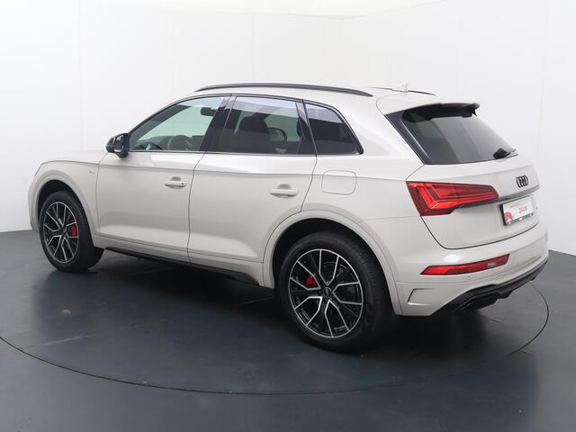 Audi Q5 55 TFSI e S edition Competition | 367 PK | SoH 89% | Matrix LED koplampen | Adaptive cruise control | Navigatiesysteem | 20" LM velgen | S line |