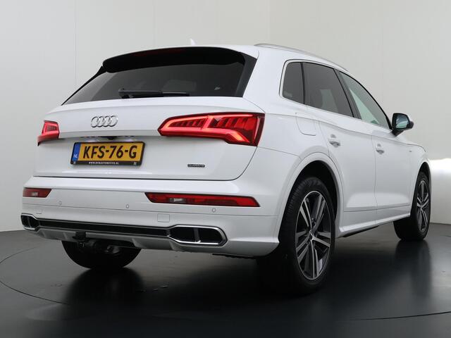 Audi Q5 55 TFSI e quattro Competition 32.000KM! |PANO| ELEKTRISCHE TREKHAAK| ELEK. ACHTERKLEP |MASSAGE| ADAPTIVE CRUISE| CAMERA| NET ONDERHOUD GEHAD RIJKLAAR INCL. 12 MND BOVAG GARANTIE| SFEERVERLICHTING