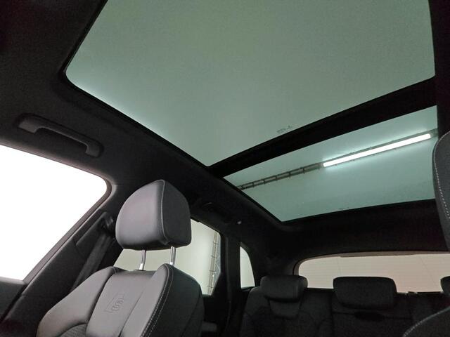 Audi Q5 50 TFSI e 299Pk S edition / Panodak / Stoelverwarming / 360 Camera