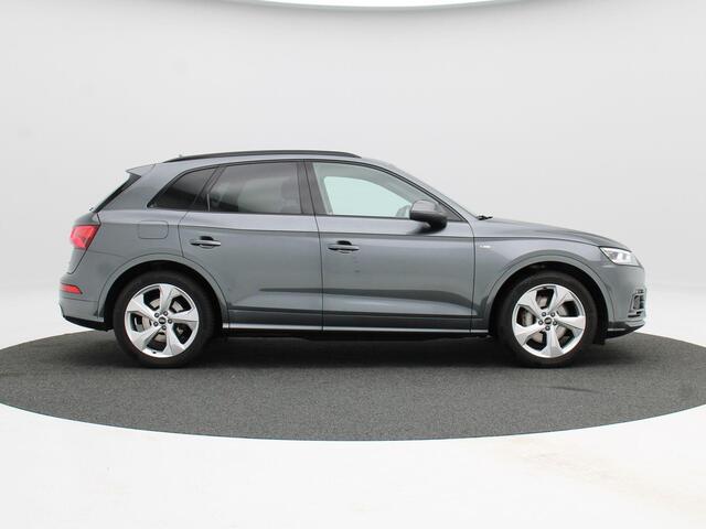 Audi Q5 55 TFSi e quattro Competition 367 Pk | Stoelverwaring | Camera | Navigatie | Adaptive Cruise | Climatronic | Matrix LED | 20 Inch
