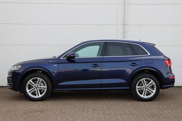 Audi Q5 50 TFSI e quattro S Edition Competition 300pk S-Tronic | SOH 92,9% | Camera | Navi | Virtual Cockpit