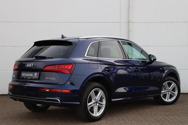 Audi Q5 50 TFSI e quattro S Edition Competition 300pk S-Tronic | SOH 92,9% | Camera | Navi | Virtual Cockpit