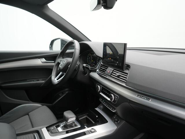 Audi Q5 50 TFSI e S Line PHEV 300pk Dealer O.H. | Trekhaak Af Fabriek | Panodak | 360 Camera | Adaptive Cruise | Sportstoelen Memory & Verwarmd | Park Assist | Navigatie | DAB | Standkachel | Plug In Hybrid |