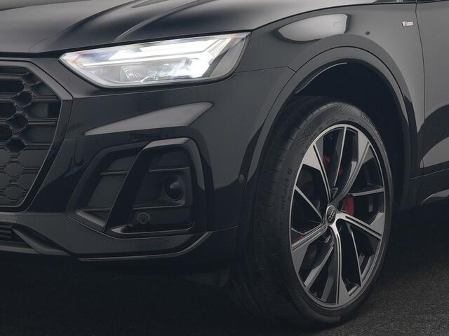 Audi Q5 50 TFSI e S Line PHEV 300pk Dealer O.H. | Trekhaak Af Fabriek | Panodak | 360 Camera | Adaptive Cruise | Sportstoelen Memory & Verwarmd | Park Assist | Navigatie | DAB | Standkachel | Plug In Hybrid |