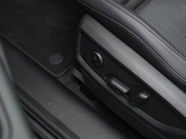 Audi Q5 Sportback 55 TFSI e 367 pk S-tronic Quattro Competition / S-Line | Panoramadak | Trekhaak | Luchtvering | Head-up display | Matrix LED | Bang & Olufsen | Elektrische stoelen
