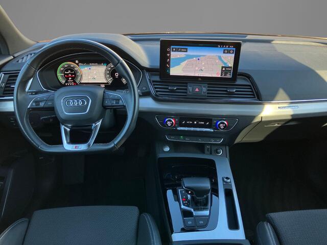 Audi Q5 50TFSIe 220kW/299PK S Line · Panoramadak · Camera + Parkeersensoren · Apple/Android Car Play