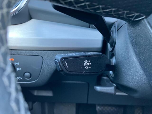 Audi Q5 50TFSIe 220kW/299PK S Line · Panoramadak · Camera + Parkeersensoren · Apple/Android Car Play
