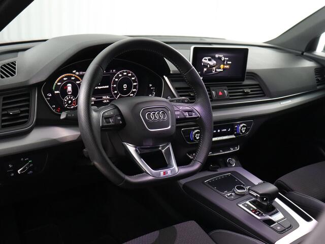 Audi Q5 55 TFSI e quattro Competition S-Line (Elek. trekhaak / Pano / Camera / Carplay / Luchtvering)