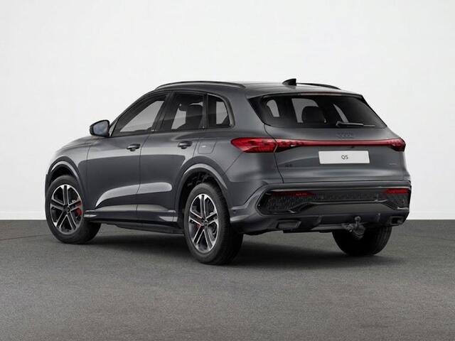 Audi Q5 S edition Competition e-hybrid 367 pk | Panorama-glasdak | MMI experience plus met B&O | Trekhaak, elektr. wegklapbaar | MMI bijrijdersdisplay |