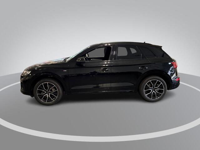Audi Q5 50 TFSIe 299pk S-tronic S edition · Camera · Wegklapbare Trekhaak · Apple/Android Car Play · Navigatie · 20'' Inch ·