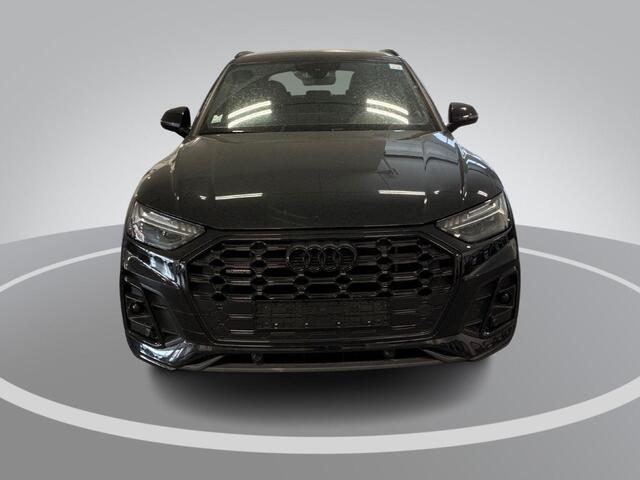 Audi Q5 50 TFSIe 299pk S-tronic S edition · Camera · Wegklapbare Trekhaak · Apple/Android Car Play · Navigatie · 20'' Inch ·