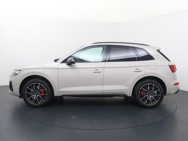 Audi Q5 55 TFSI e S edition Competition | 367 PK | SoH 89% | Audi Exclusive kleur | Matrix LED koplampen | Adaptive cruise control | 20" LM velgen | S line |