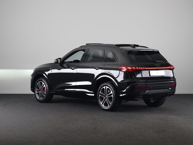 Audi Q5 S edition e-hybrid 299 pk | Techniekpakket plus | Panorama-glasdak | Optiekpakket zwart-glanzend | Geheugen bestuurdersstoel |