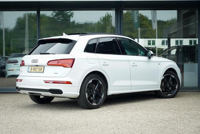 Audi Q5 3.0 TDI quattro Sport S Line Black Edition / Pano / Leder / Luchtvering / Adaptive Cruise