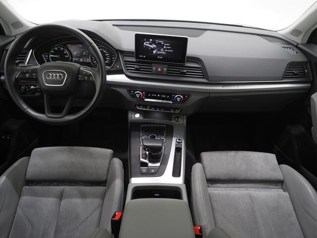 Audi Q5 50 TFSI e quattro S-Line | Panoramadak | Leder/Alcantara | Trekhaak | B&O Audio | Keyless | 360 | HUD
