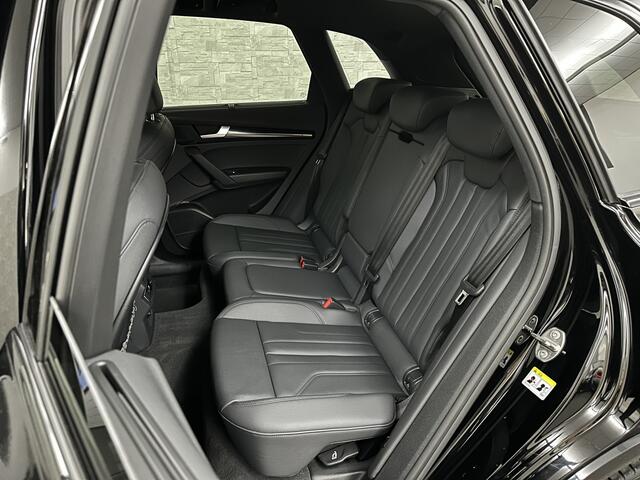 Audi Q5 50 TFSI e 300PK | Luchtvering | B&O Sound | Leder | Carbon | Sportstoelen | Carplay | 11-2022 | Zwarte Hemel | Standkachel | Stoelverwarming | 3-Zone Clima | Black-Optic | Zonwering | Virtual Cockpit | LED | Autom. Achterklep | Bovag Garantie |