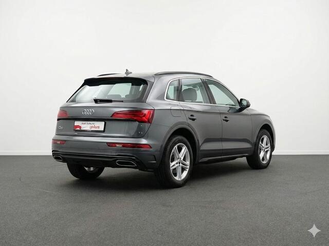 Audi Q5 50 TFSI e S edition 299pk | Panoramadak | Navigatie | Parkeercamera | Stoelverwarming | S-line interieur