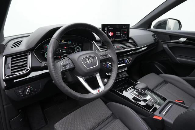 Audi Q5 50 TFSI e S edition S-Line | Panoramadak | Adaptive Cruise Control | Stoelverwarming | Ambiance Verlichting | Camera | Navigatie | Apple Carplay | Keyless |