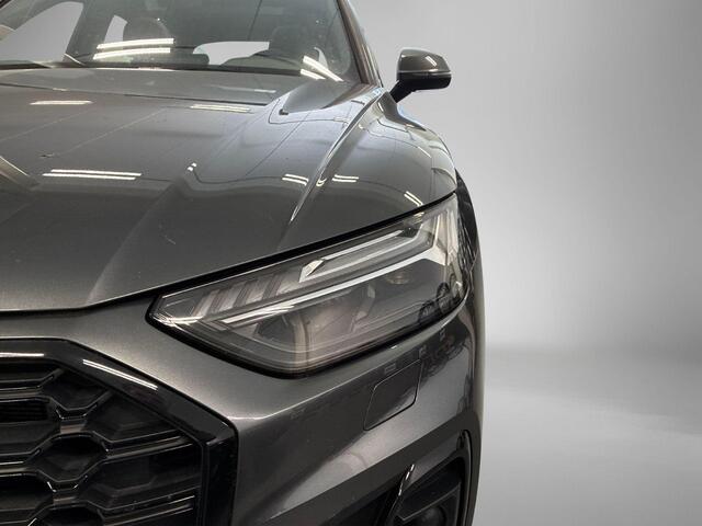 Audi Q5 50 TFSIe 299pk S-Tronic S Edition Competition · Panoramadak · Camera · Inklap. Trekhaak · Stuurwielverwarming · Dodehoeksensor · ACC · Apple/Android Car Play ·